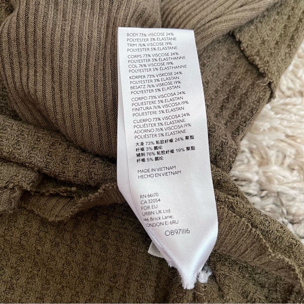 🦩 Free People Leo Henley Waffle Thermal Top - Olive Green Medium - Picture 4 of 12